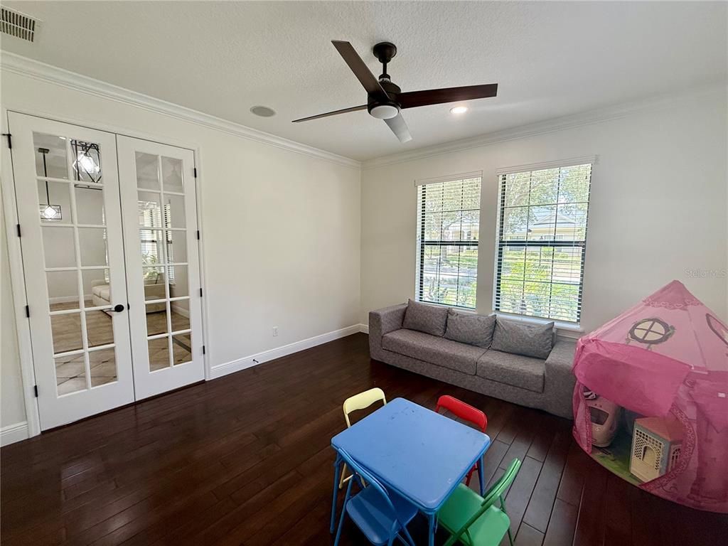 Interior, Recessed Lighting, Wood Texture Flooring