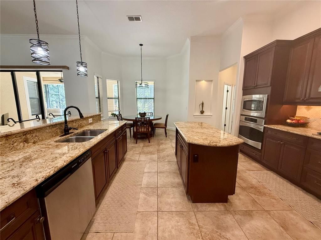 Dining room, Interior, Kitchen, Pendant Lights, Stainless Steel Appliances