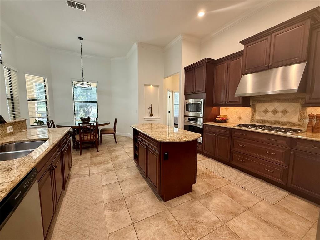 Dining room, Interior, Kitchen, Pendant Lights, Recessed Lighting, Stainless Steel Appliances