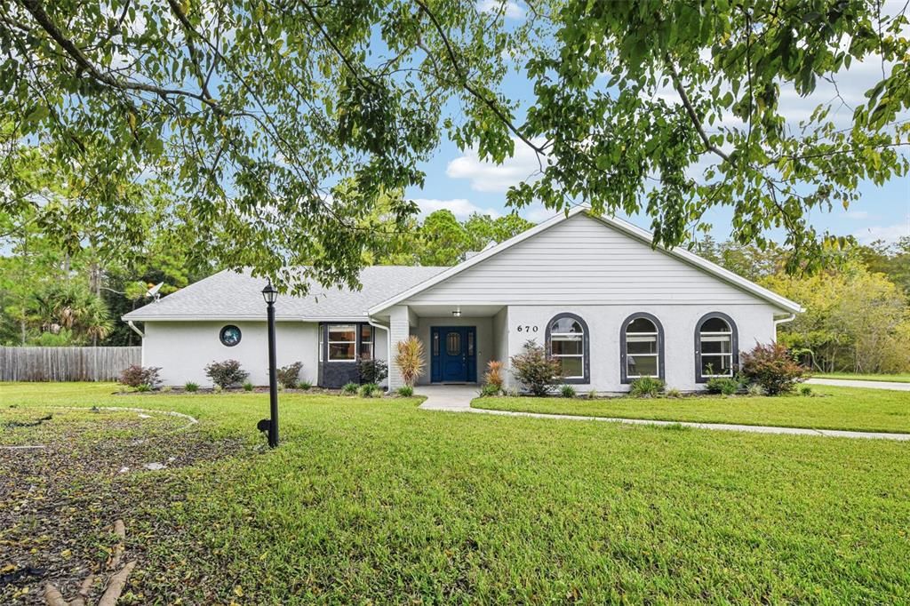 Backyard, Exterior, Facade, Ranch
