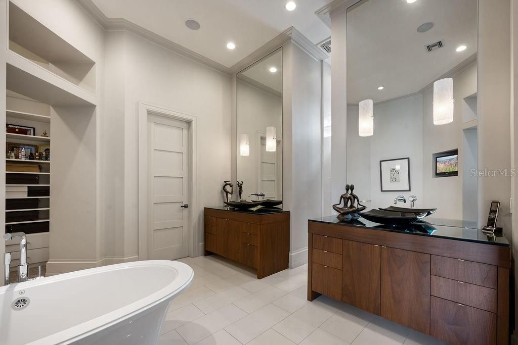 Bathroom, Free Standing Baths, Interior, Recessed Lighting