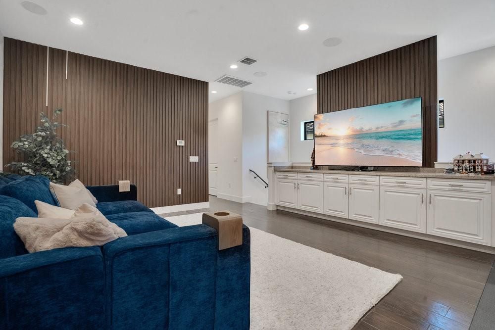Interior, Living room, Recessed Lighting, Wood Texture Flooring
