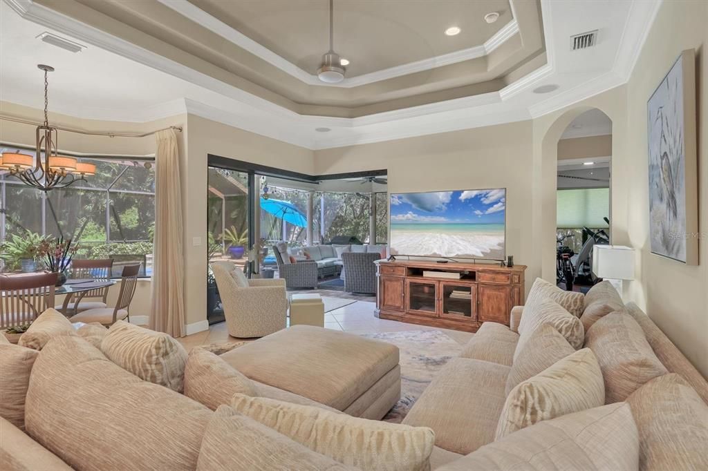 Interior, Living room, Pendant Lights, Recessed Lighting