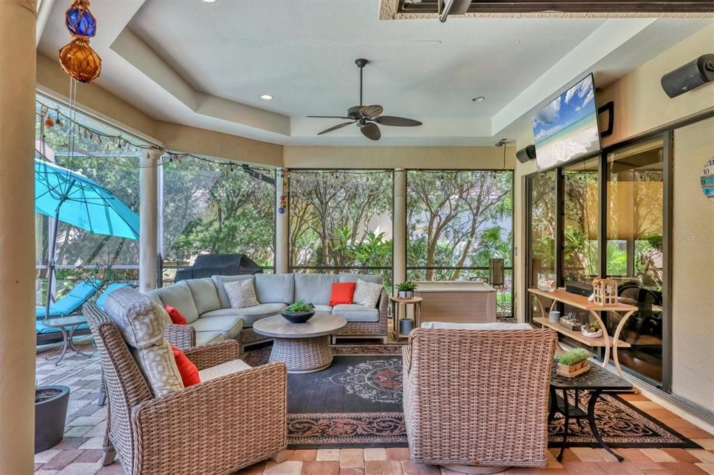 Interior, Living room, Recessed Lighting, Sun Room