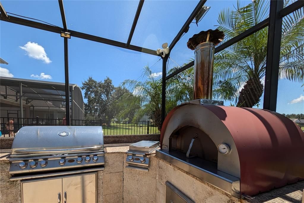 Exterior, Outdoor Kitchen