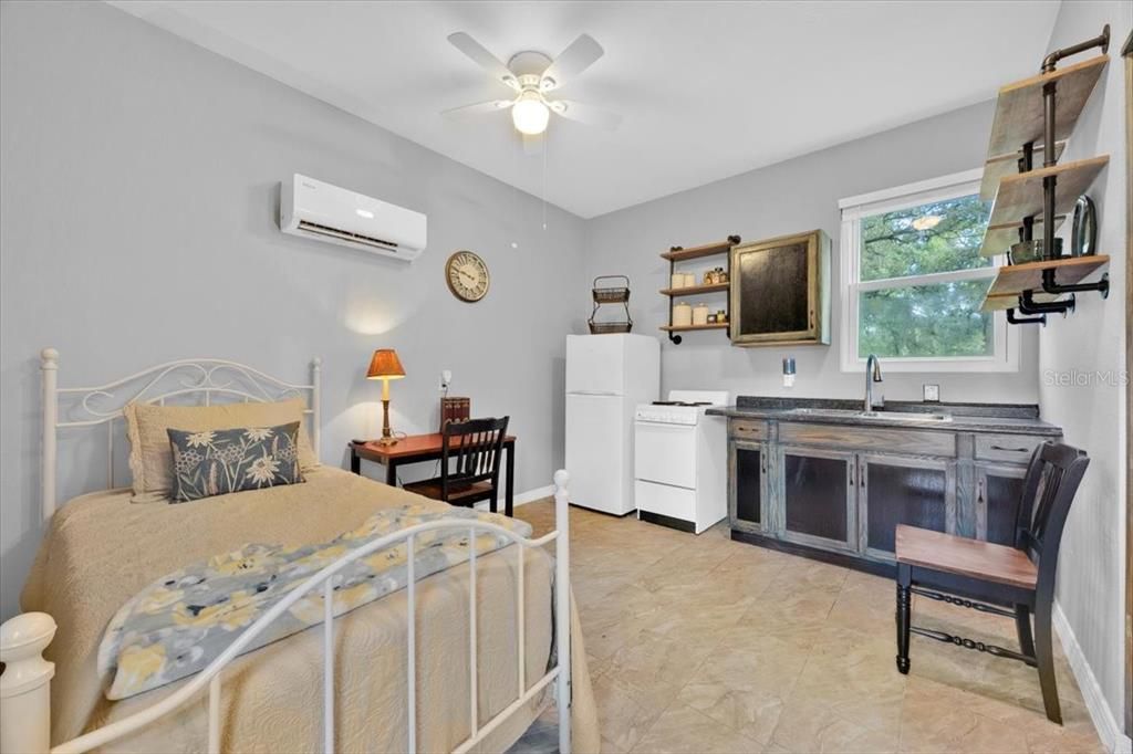Dining room, Interior, Recessed Lighting