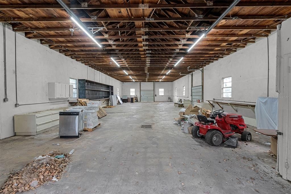 Interior, Washer, Wooden Beams
