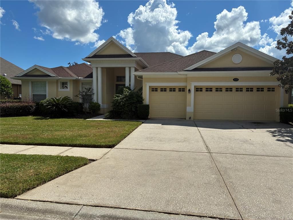Attached, Exterior, Facade, Ranch