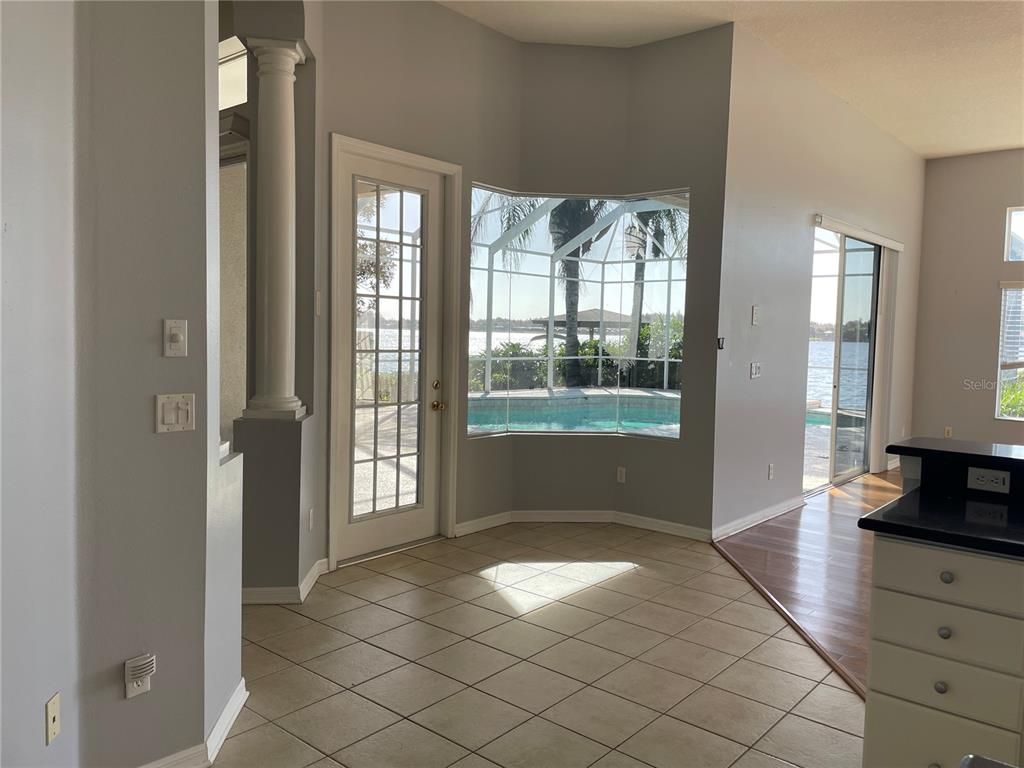 Interior, Sun Room, Water