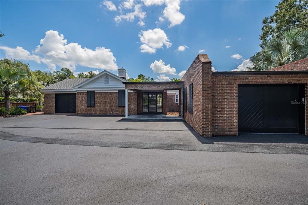 Attached, Exterior, Facade, Brick Facade, Ranch