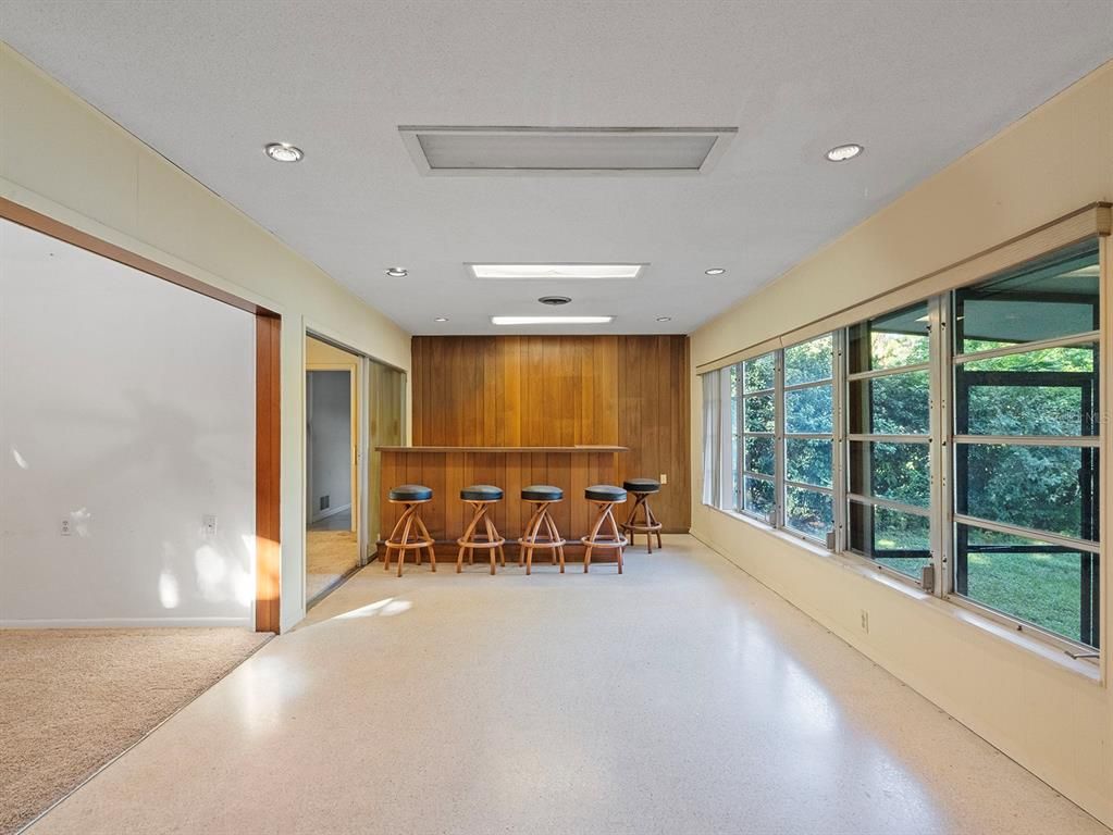 Empty room, Interior, Recessed Lighting, Wooden Walls