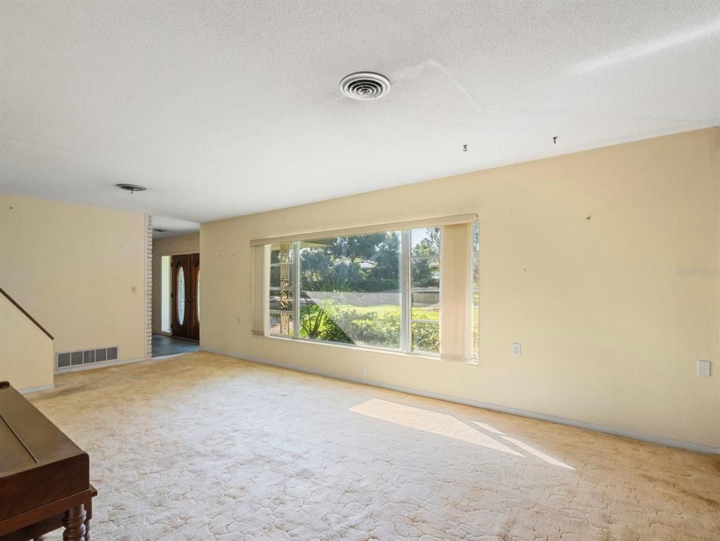 Empty room, Interior, Piano