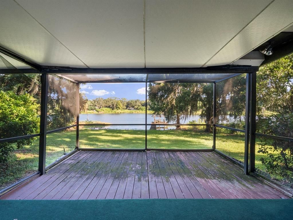 Interior, Sun Room, Water, Wood Texture Flooring