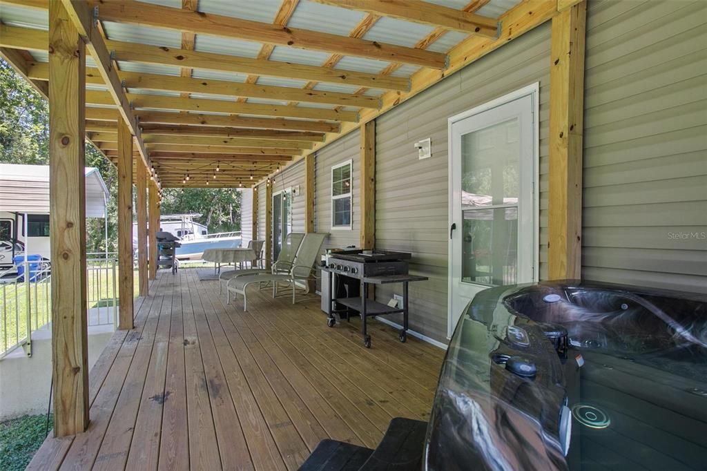 Exterior, Hot Tub