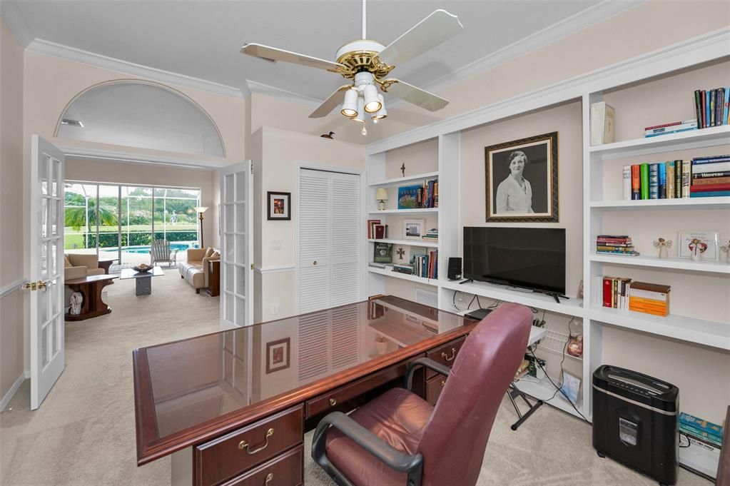 Home Office, Interior