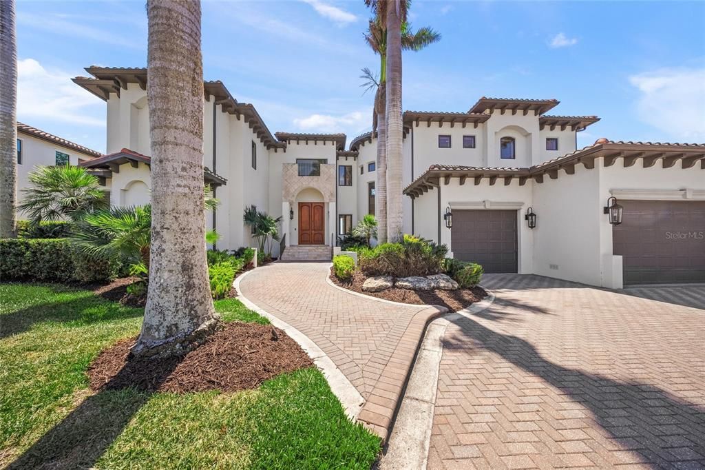 Attached, Exterior, Facade, Mediterranean