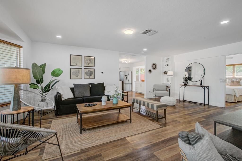 Interior, Living room, Recessed Lighting, Wood Texture Flooring