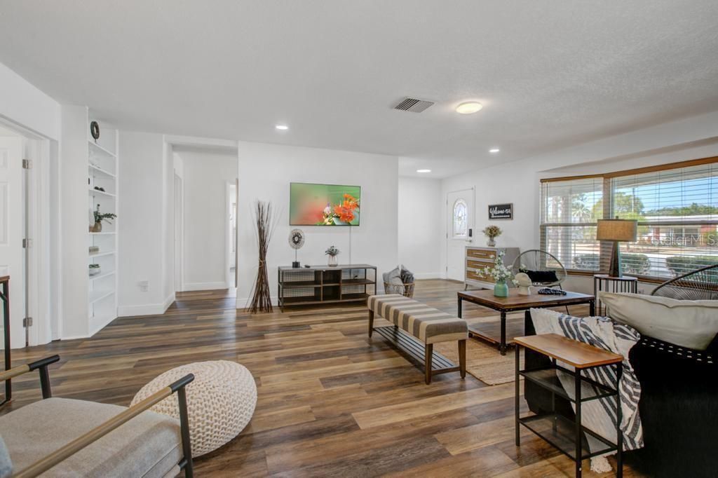 Interior, Living room, Recessed Lighting, Wood Texture Flooring