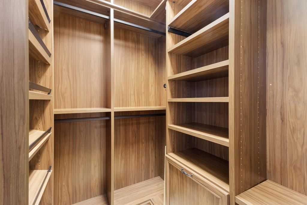 Interior, Walk-in Closets
