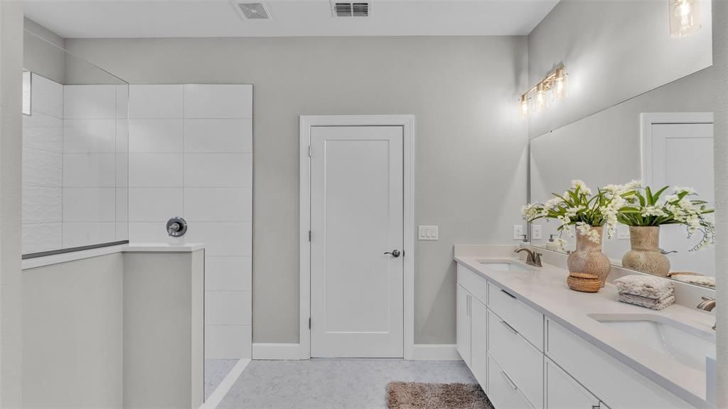 Bathroom, Dual Sink Vanities, Interior