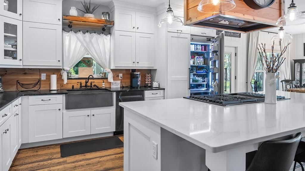 Interior, Kitchen, Pendant Lights, Wood Texture Flooring