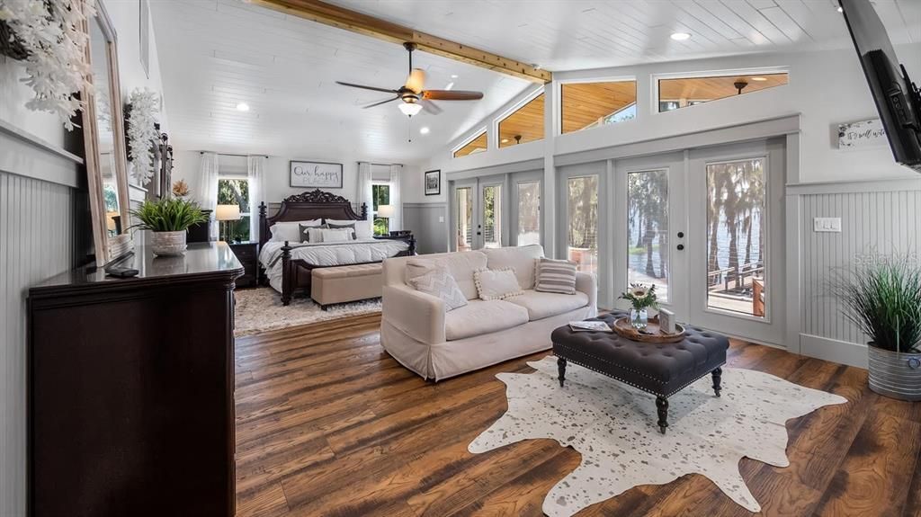 Bedroom, Interior, Living room, Recessed Lighting, Wood Texture Flooring