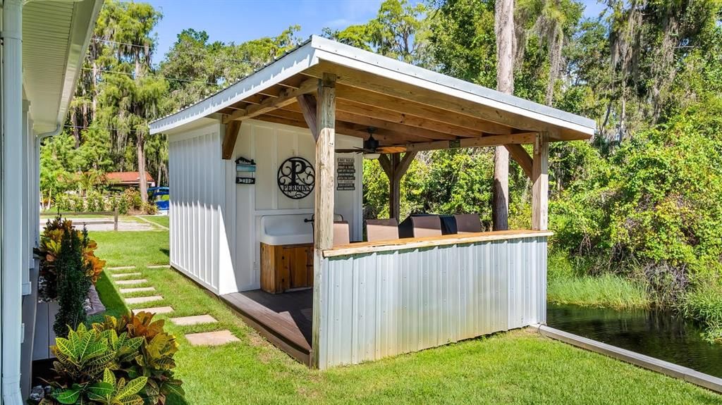 Exterior, Hot Tub