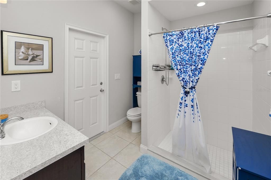 Bathroom, Interior, Recessed Lighting