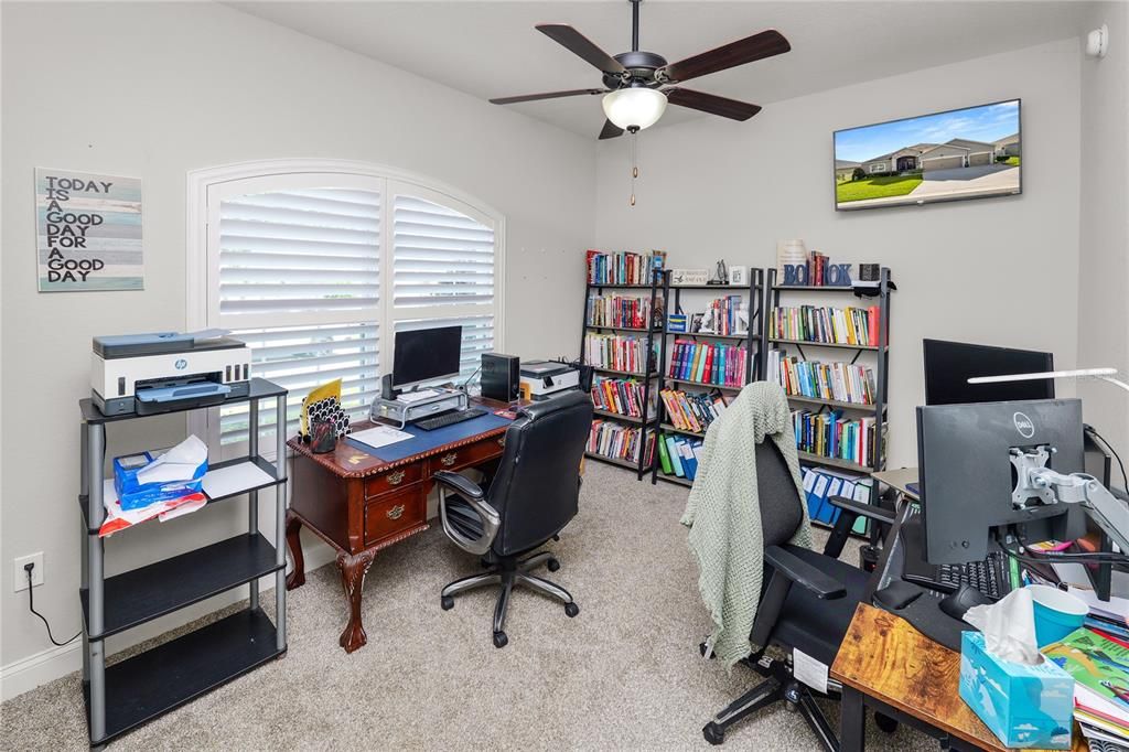 Home Office, Interior