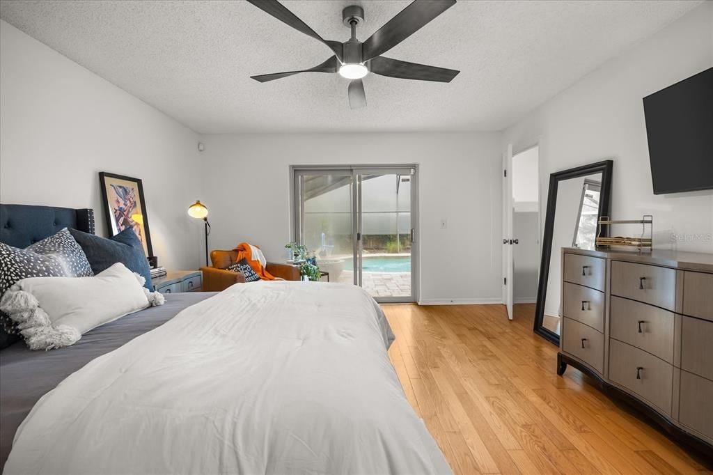 Bedroom, Interior, Water, Wood Texture Flooring