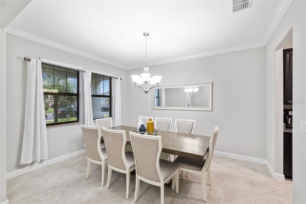 Chandelier, Dining room, Interior