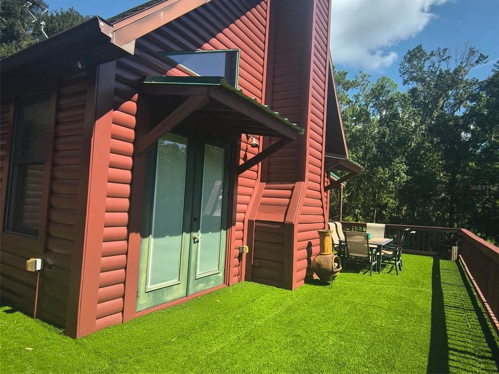 Backyard, Exterior