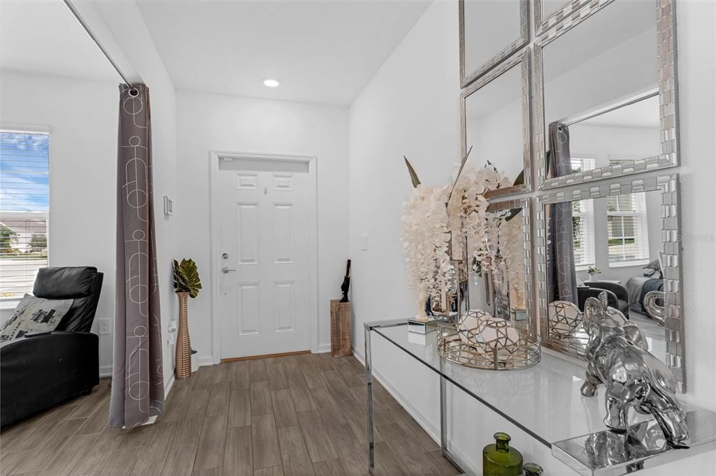 Interior, Recessed Lighting, Wood Texture Flooring