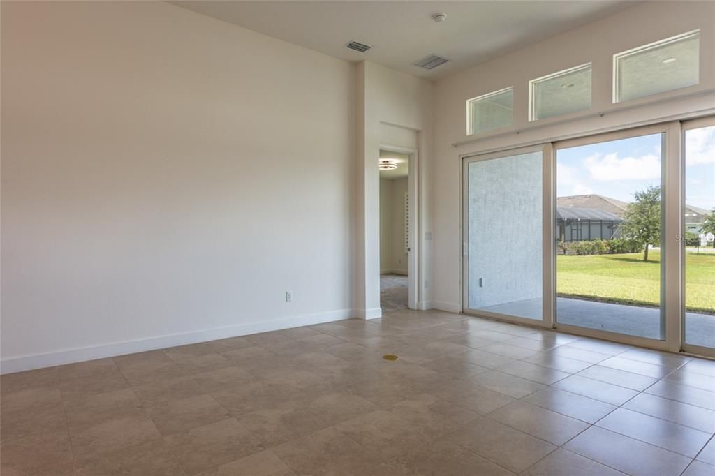 Empty room, Interior, Recessed Lighting