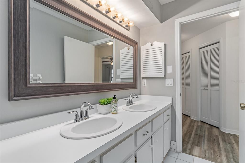 Bathroom, Dual Sink Vanities, Interior, Wood Texture Flooring