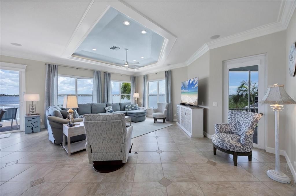 Interior, Living room, Recessed Lighting, Water