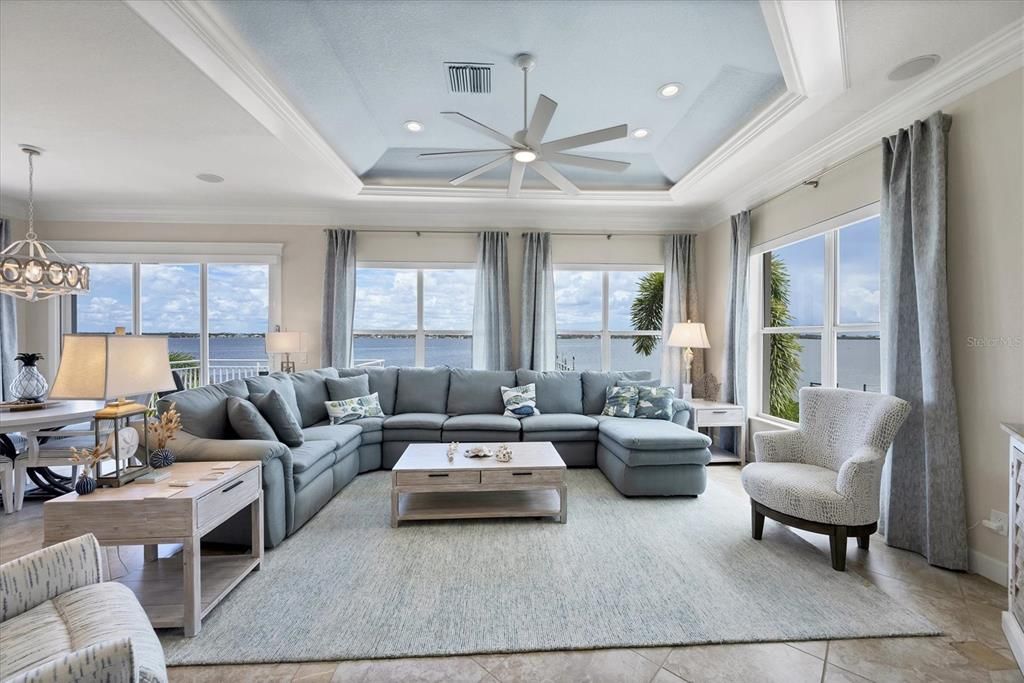 Dining room, Interior, Living room, Pendant Lights, Recessed Lighting, Water