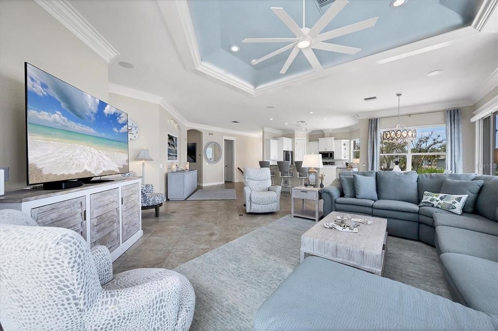 Chandelier, Dining room, Interior, Kitchen, Living room, Pendant Lights, Recessed Lighting, Stainless Steel Appliances