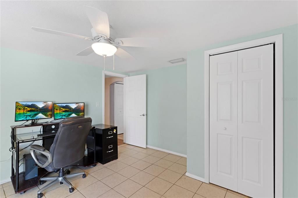 Home Office, Interior