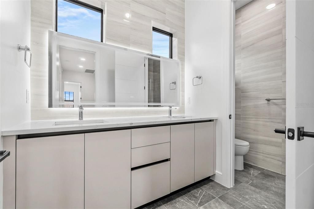 Bathroom, Dual Sink Vanities, Interior, Recessed Lighting