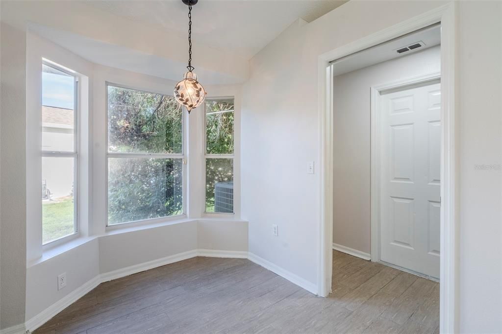 Empty room, Interior, Pendant Lights, Wood Texture Flooring