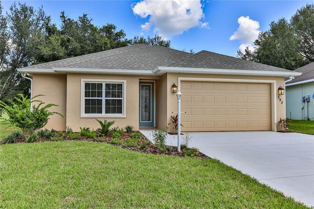 Attached, Exterior, Facade, Ranch