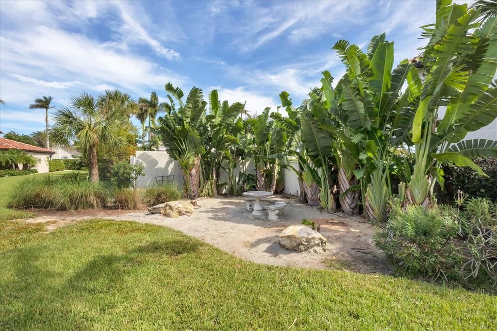 Backyard, Exterior