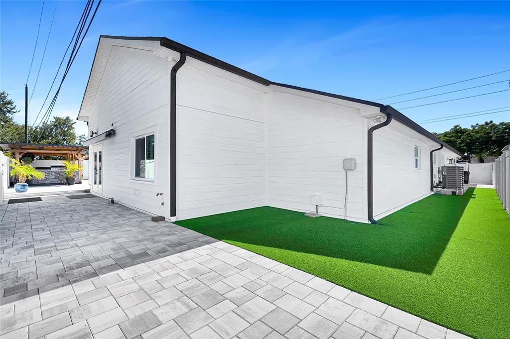 Backyard, Exterior