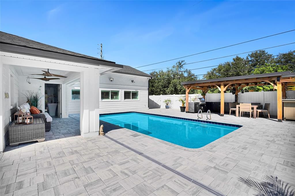Exterior, Pool