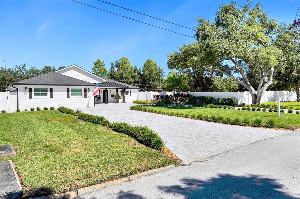 Backyard, Exterior, Facade, Ranch