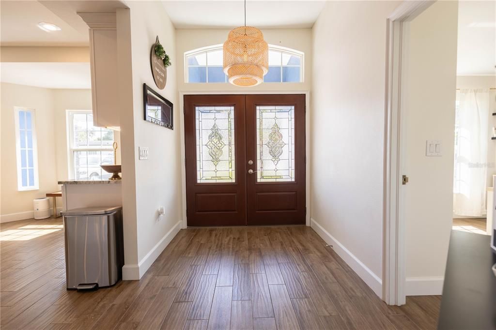 Interior, Pendant Lights, Recessed Lighting, Wood Texture Flooring
