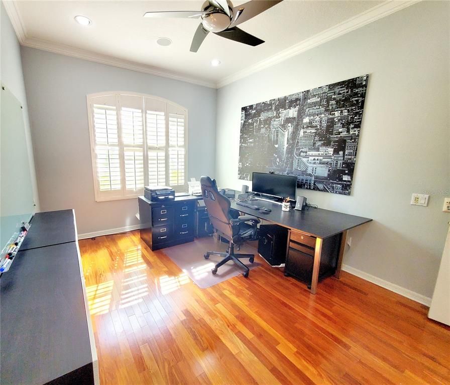 Home Office, Interior, Recessed Lighting, Wood Texture Flooring