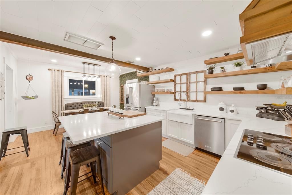 Dining room, Interior, Kitchen, Pendant Lights, Recessed Lighting, Wood Texture Flooring