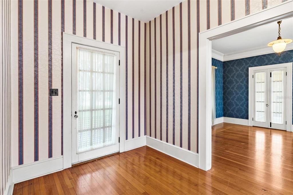 Empty room, Interior, Pendant Lights, Wood Texture Flooring